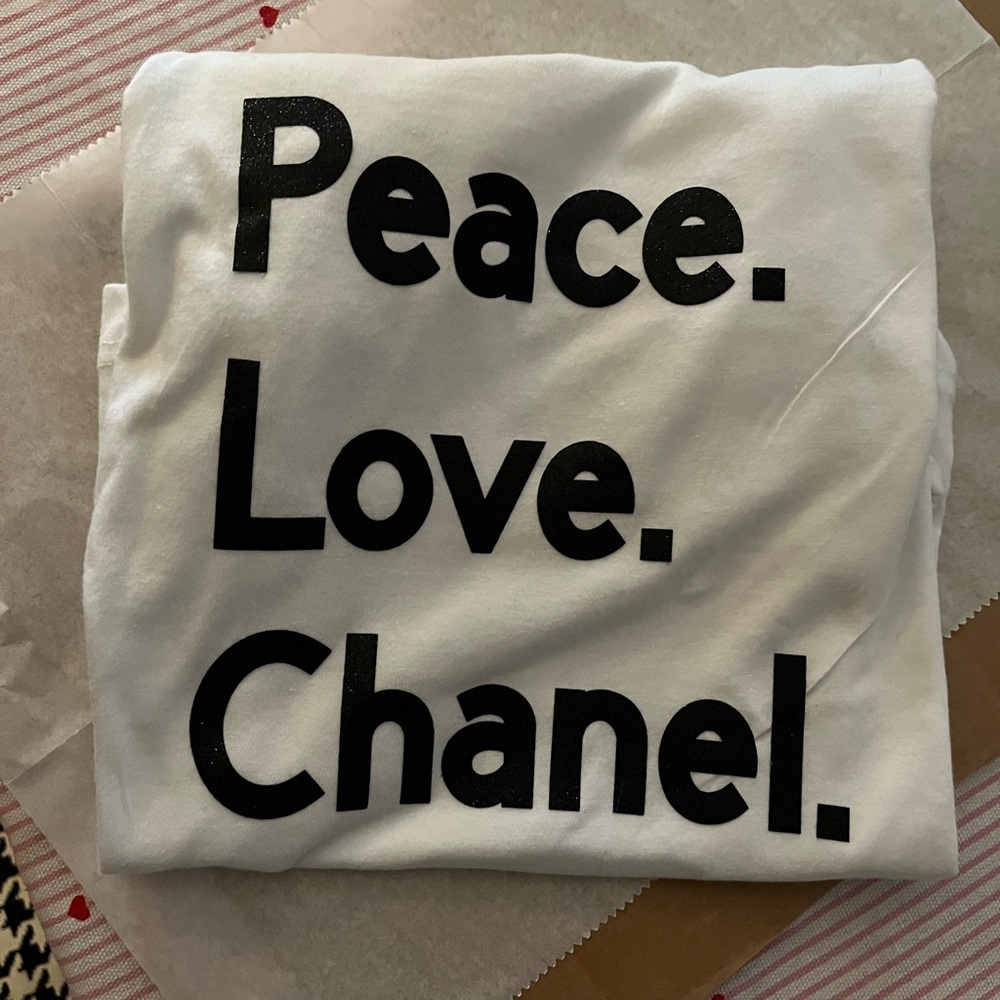 Handmade Peace Love and Luxury tee - Picture 4 of 5